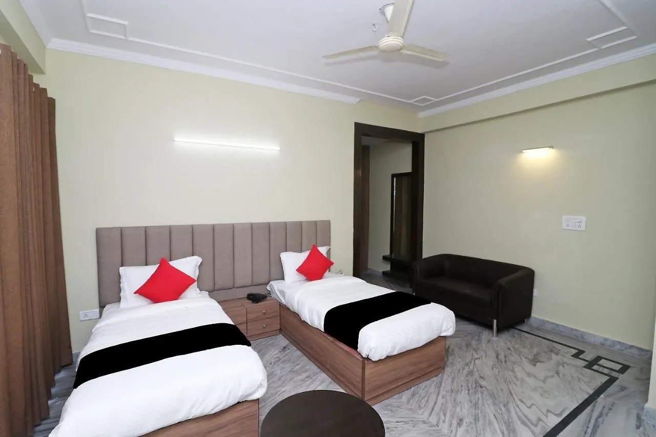Super Capital O Esscon House Near Payal Cinema Hotel Gurgaon India